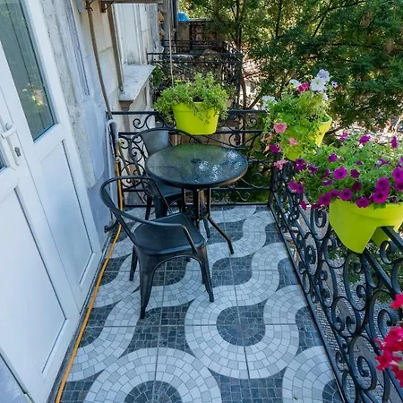 Irina'S Cozy Apartment #20 Тбілісі Екстер'єр фото